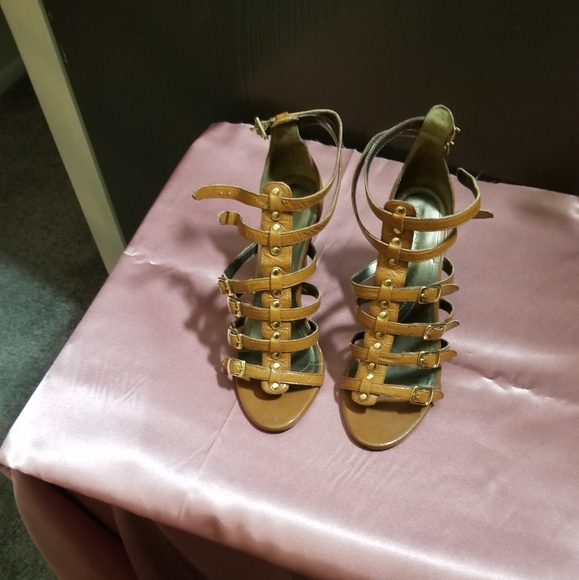 Gladiator 4" Heel Sandals, Ankle straps, Tan, Size 7. - Picture 4 of 5